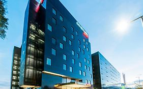 Courtyard By Marriott Bogota Airport